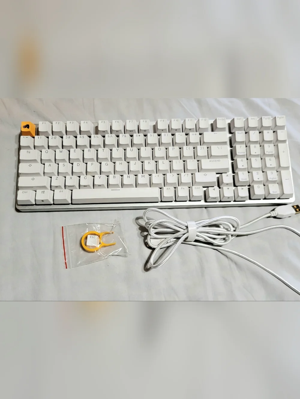 Glorious GMMK2 Keyboard (Full Size) White
